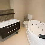 Gudelj דירה *